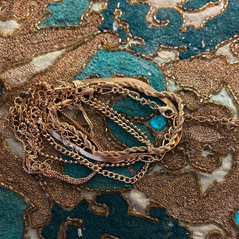 Elegant Gold Chain Bracelet